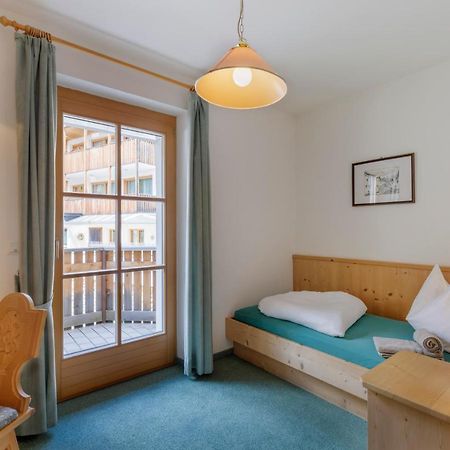 Bed and Breakfast Garni Ziernheld Malles Venosta Esterno foto