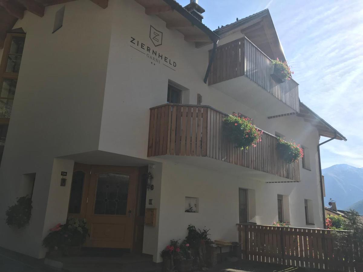 Bed and Breakfast Garni Ziernheld Malles Venosta Esterno foto