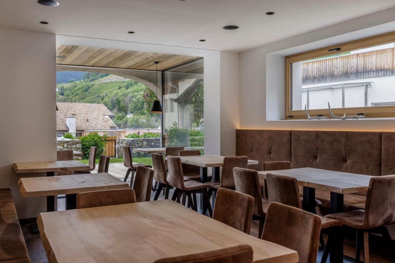 Bed and Breakfast Garni Ziernheld Malles Venosta Esterno foto